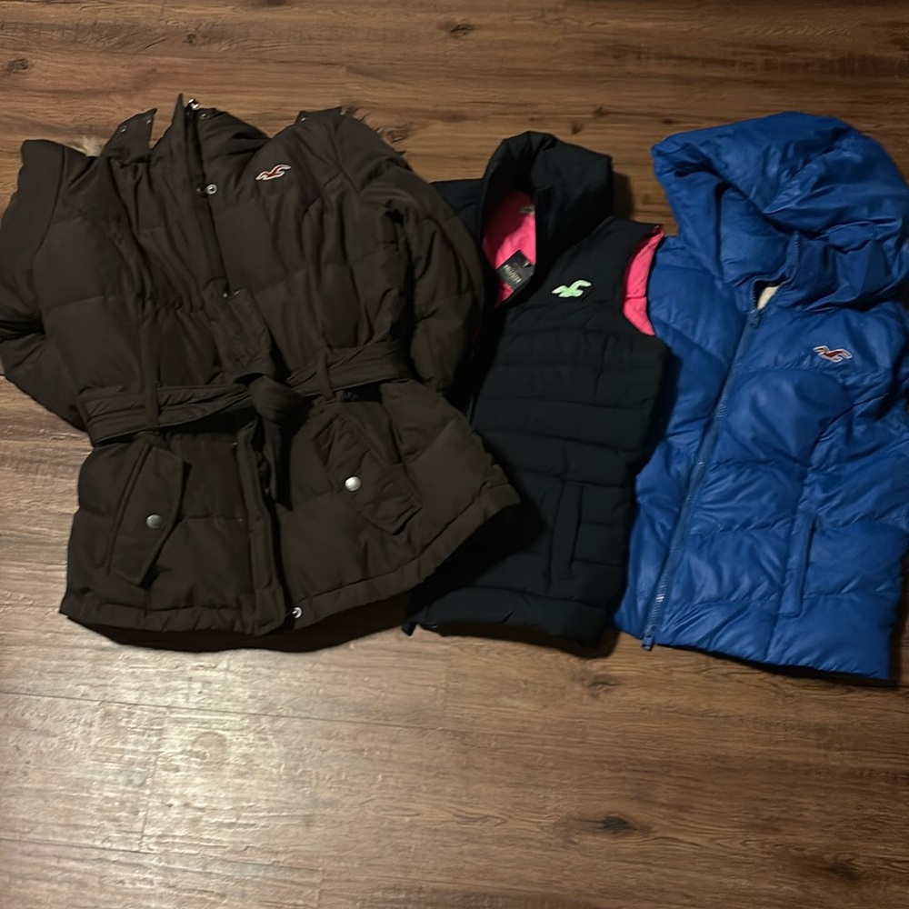 0ne brown hollister coat with fur hood $30